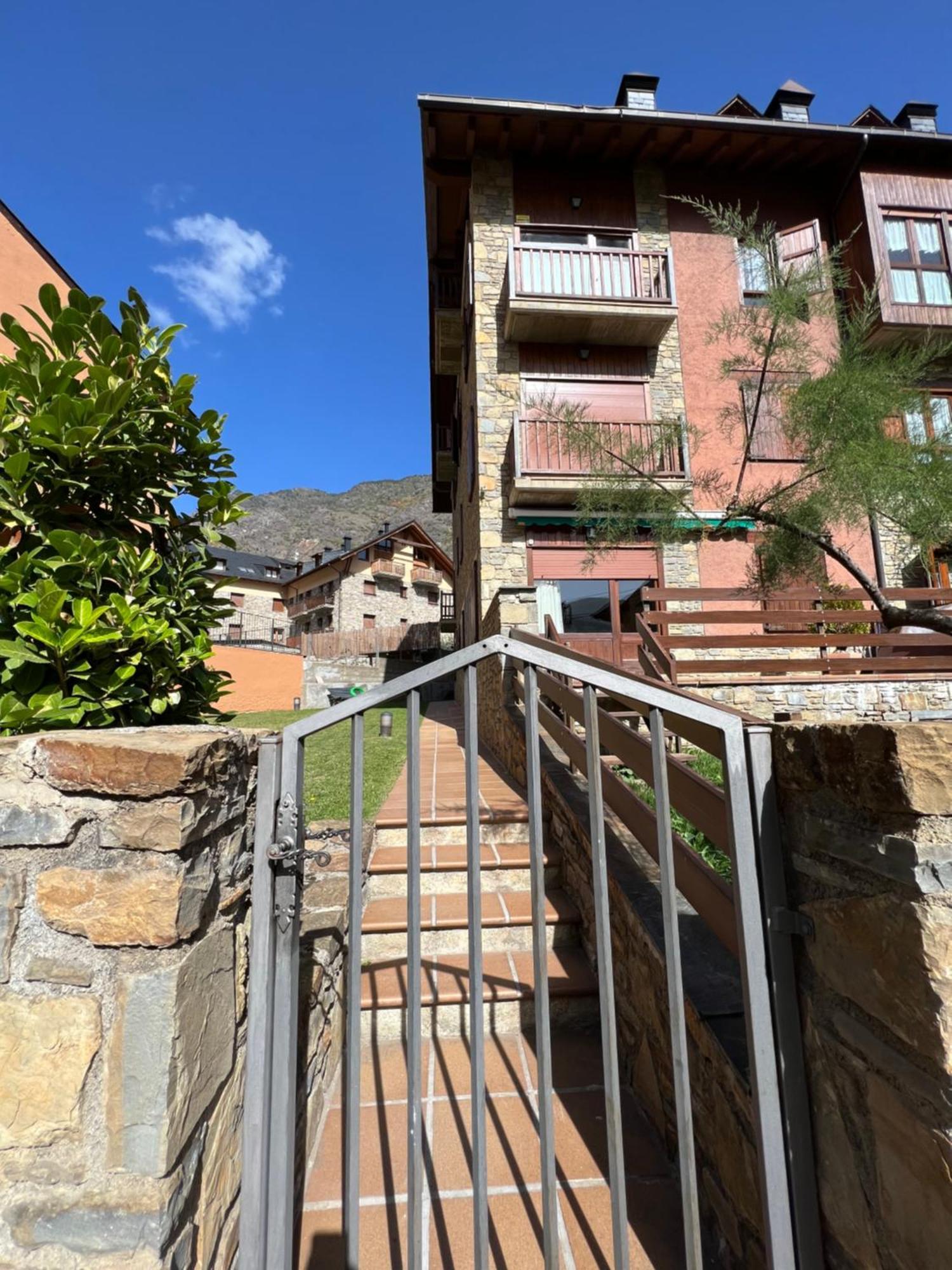 Apartament Deluxe Espot - L'Amfitriona Exterior foto
